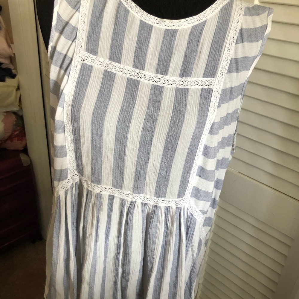 Sleeveless shirt